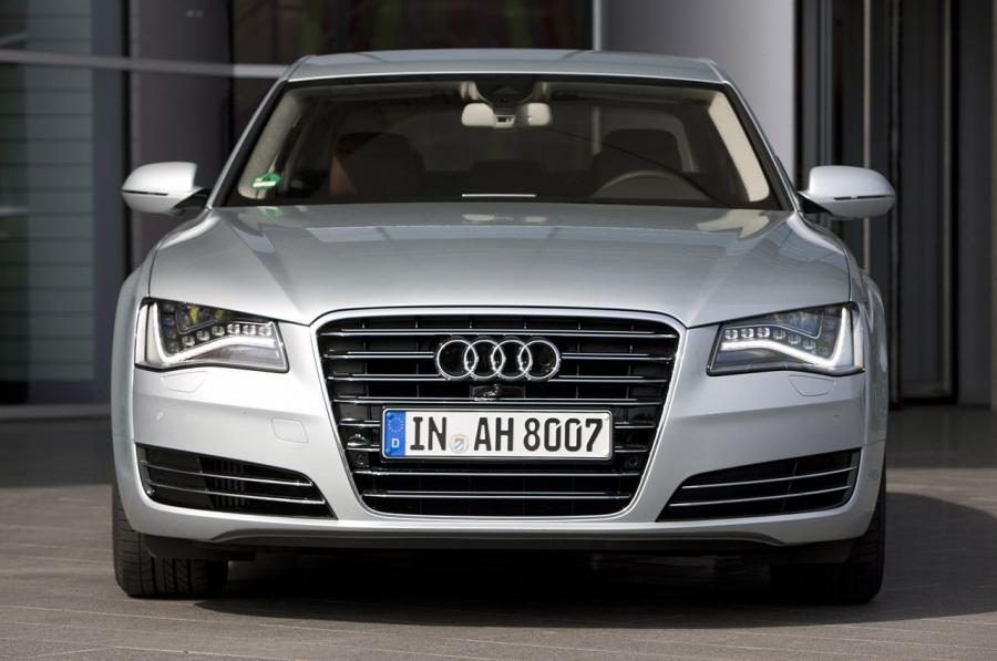  Audi A8 Hybrid (D4) 2011 года  (WW) (фото 22 из 67)